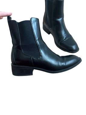 JustFab Black Ankle Booties